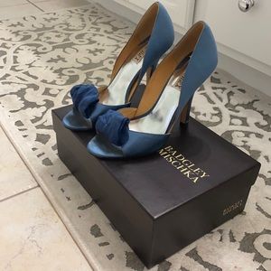 Badgley Mischka Hyde Pumps in Blue. Worn once.